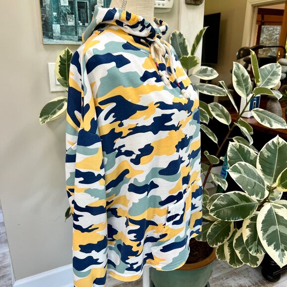 Comfortable Secret Treasures Hoodie & Shorts - Picture 9 of 13